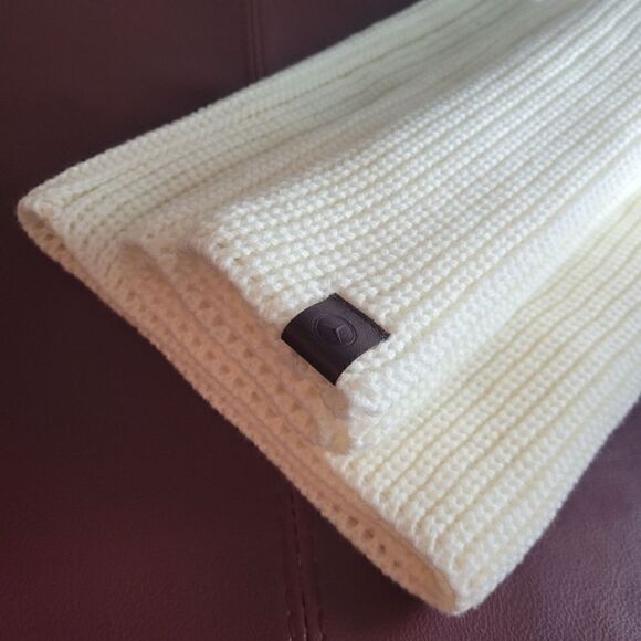 Mercedes Benz NWOT Cream Knit Cowl Scarf. - Picture 1 of 8